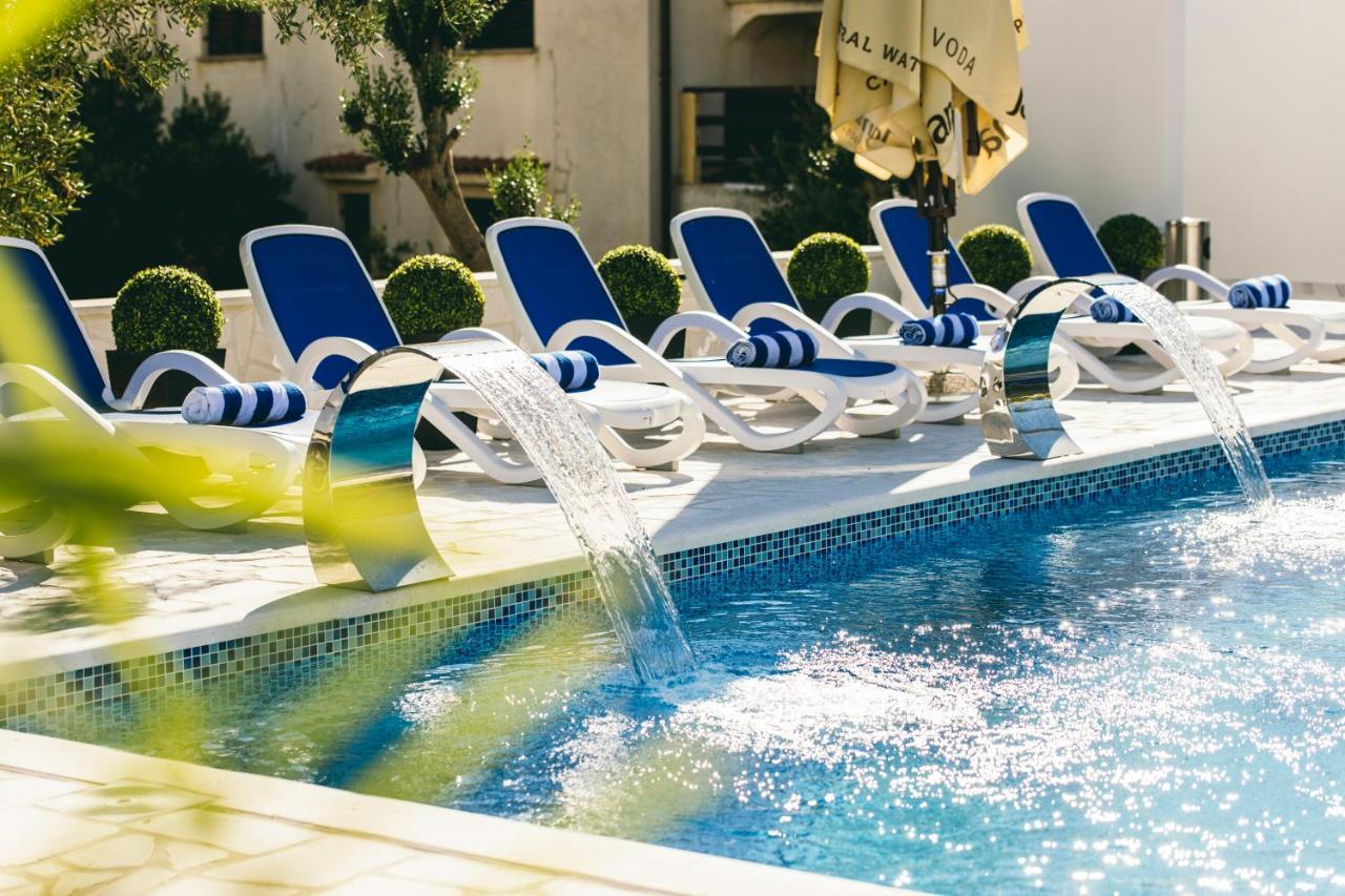 נובליה Villa Royal מראה חיצוני תמונה
