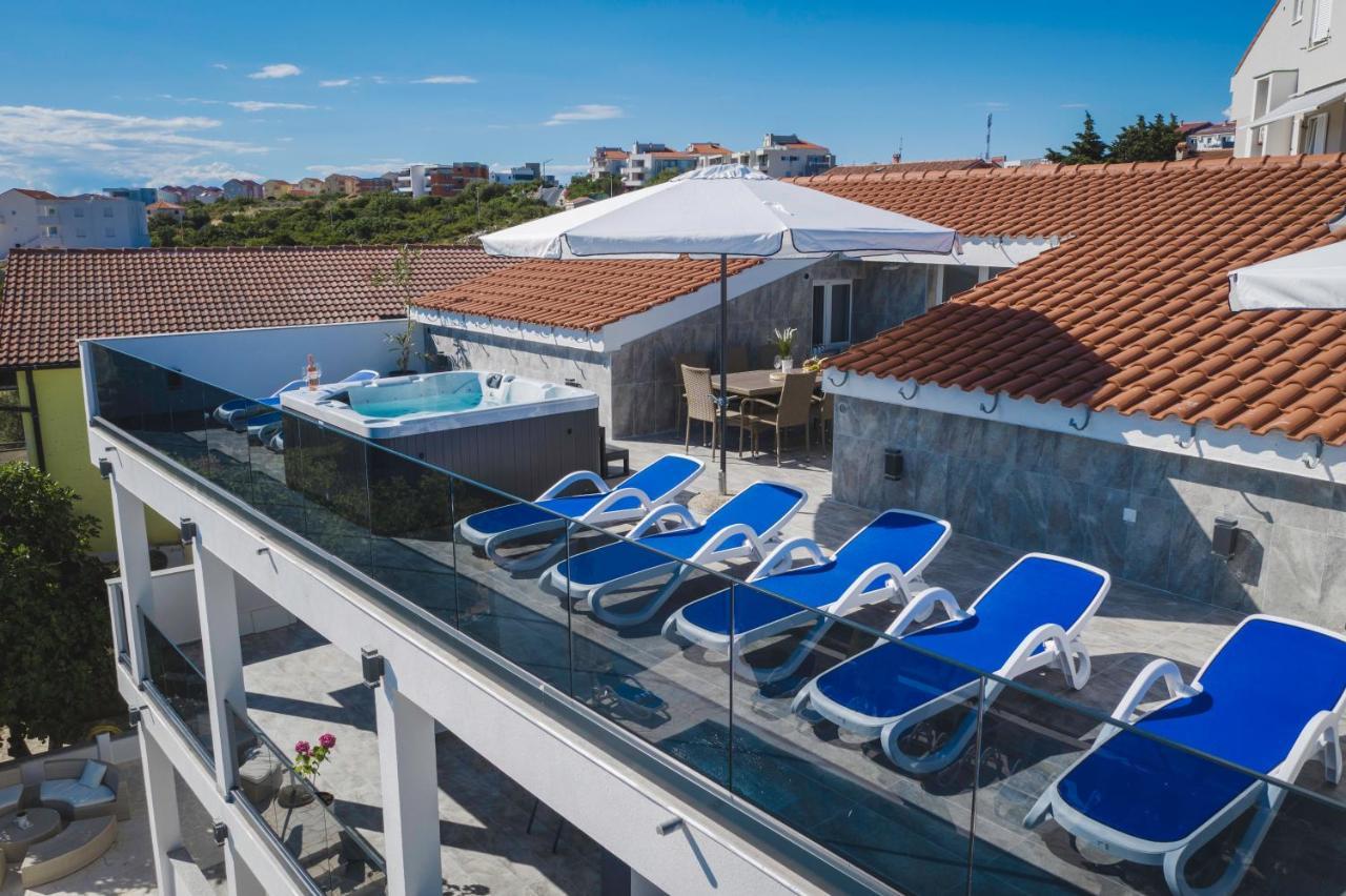 נובליה Villa Royal מראה חיצוני תמונה
