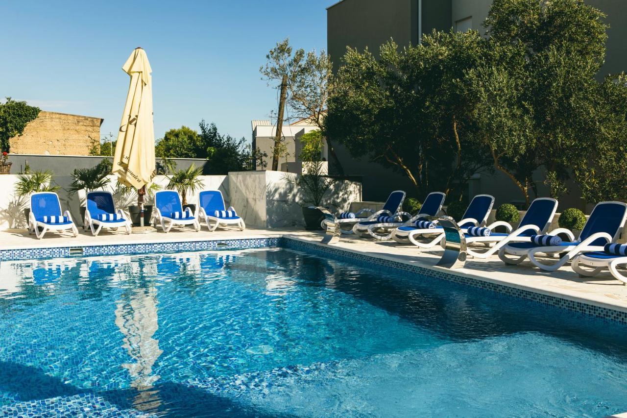 נובליה Villa Royal מראה חיצוני תמונה